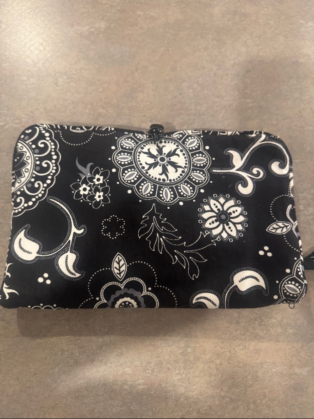 Thirty-One Cosmetic /Jewelry Bag-Travel-Black & White Medallion W/Zipper Pockets